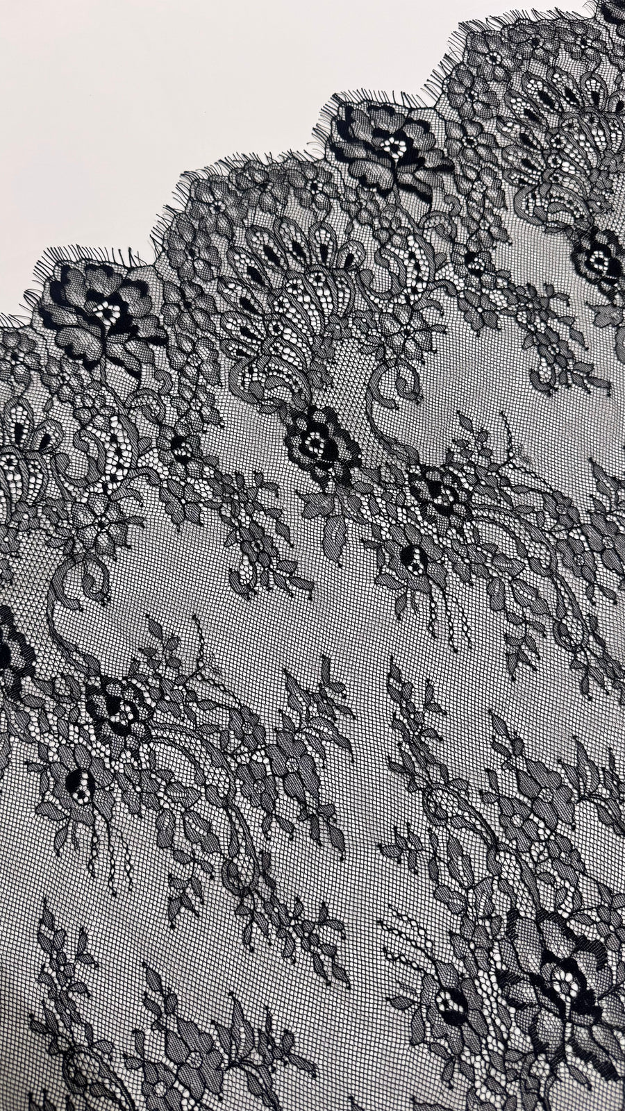 French Chantilly Lace (bordered)